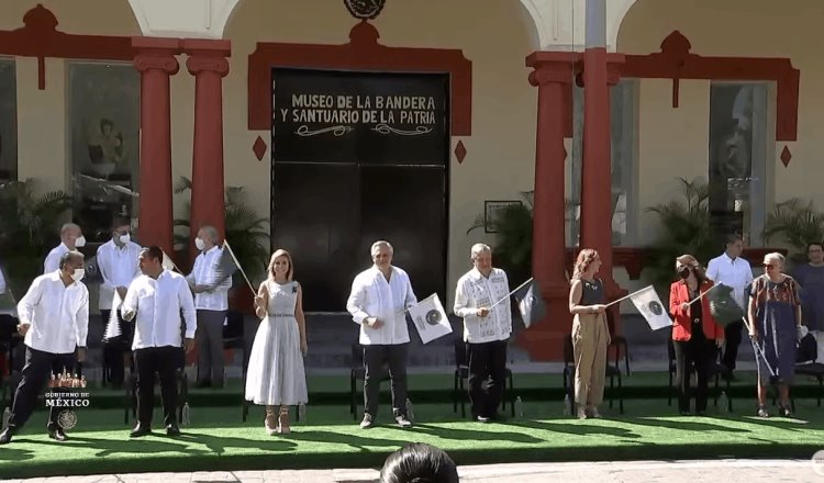 AMLO pone en marcha la Ruta de las Banderas Históricas desde el estado de Guerrero 