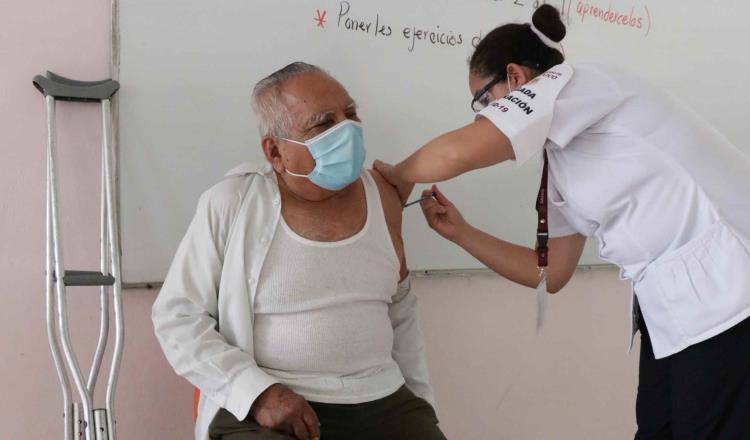 Tras concluir en Jalapa, se iniciará vacunación del personal de hospitales generales y comunitarios: Salud