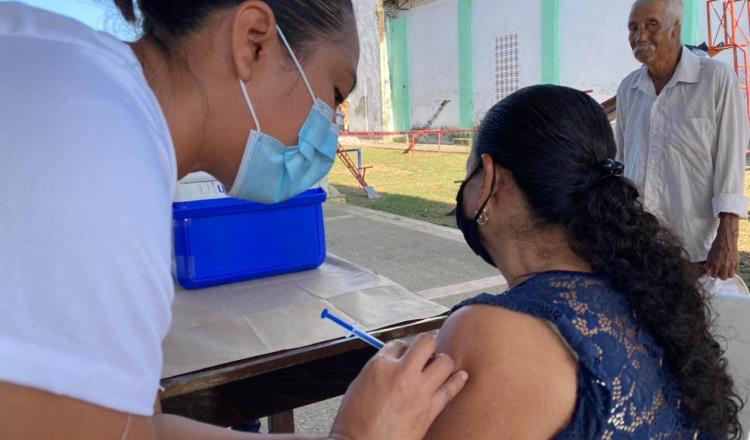 Inicia inoculación a domicilio en Jalapa en el tercer día consecutivo de vacunación a adultos mayores 