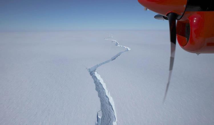 Se desprende iceberg del tamaño del área metropolitana de Londres en la Antártida