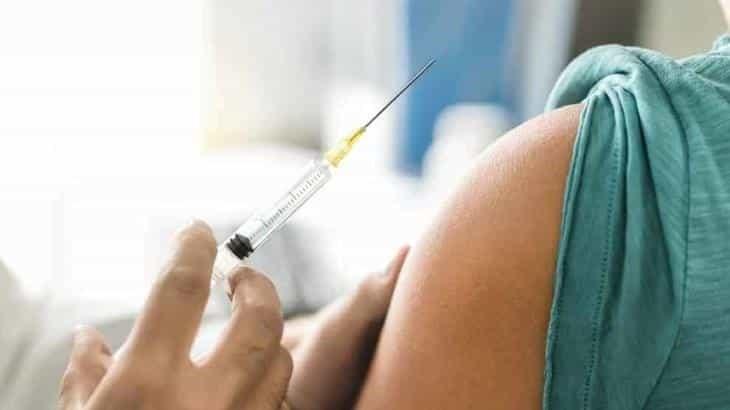 Tras muerte de una persona, Austria retira lote de vacunas de AstraZeneca