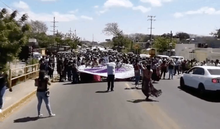 Mujeres zapotecas marchan contra feminicidio y violencia