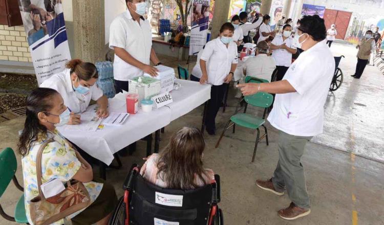 Reportan vacunación a adultos mayores sin contratiempo en Teapa y Paraíso