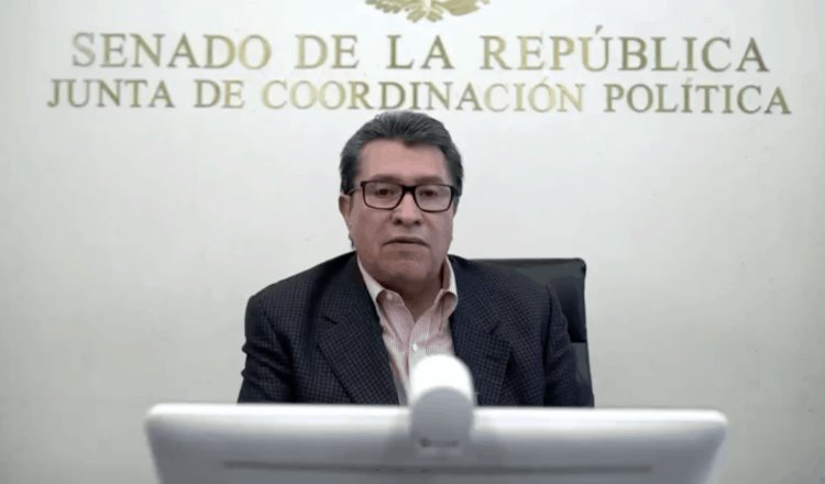 Monreal propone regular operación de calificadoras en México