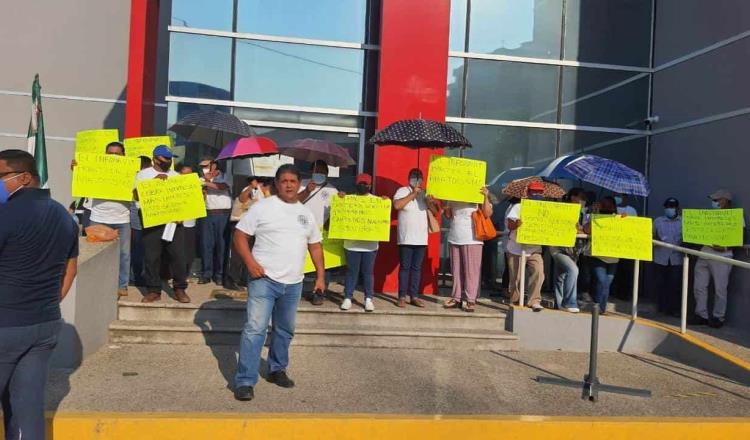 Derechohabientes de Infonavit toman por segundo día oficinas; exigen solución a deudas