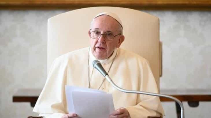 Por crisis, Vaticano recorta sueldos de cardenales y sacerdotes 