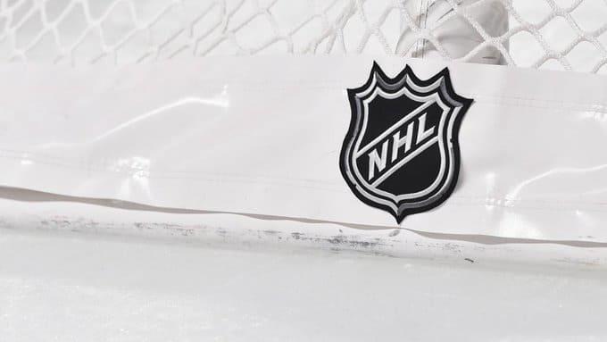 Dan de baja de por vida a árbitro por decisiones polémicas en la NHL