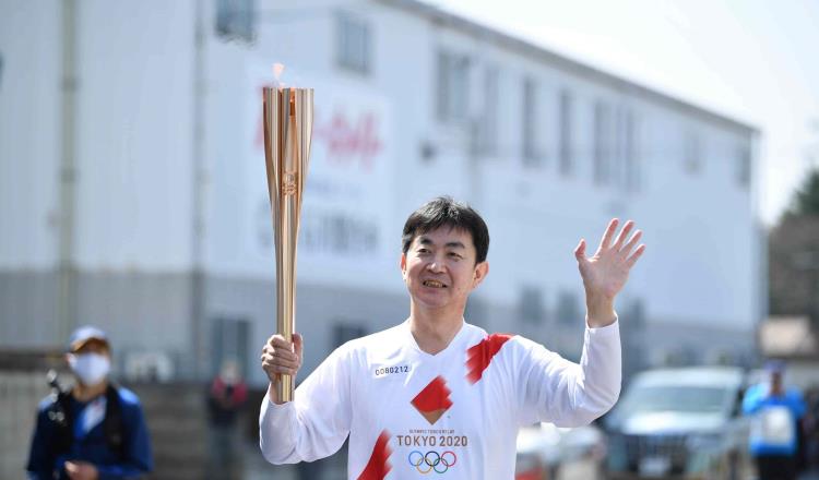 Gobernador de Osaka busca anular recorrido de la Antorcha Olímpica por COVID