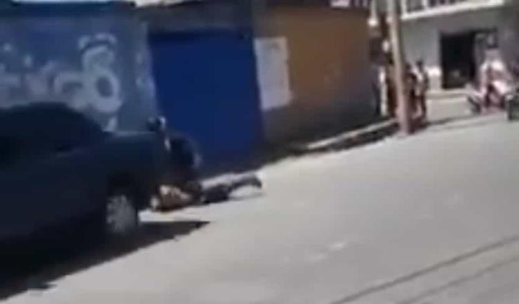 Hombre en Guatemala atropella a su agresor y a policía tras intentar huir