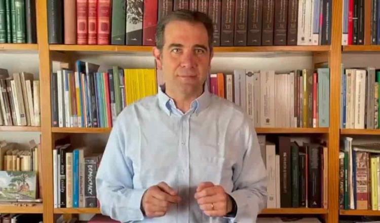Pide Lorenzo Córdova denunciar entrega de “tarjetas regias” de Adrián de la Garza ante instancias correspondientes
