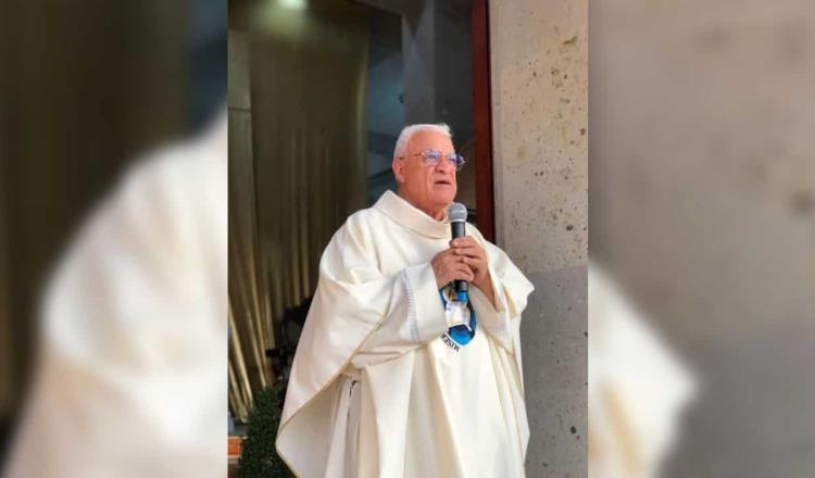 Padre Rubén empieza a comunicarse con señas, reporta Parroquia de San Sebastián