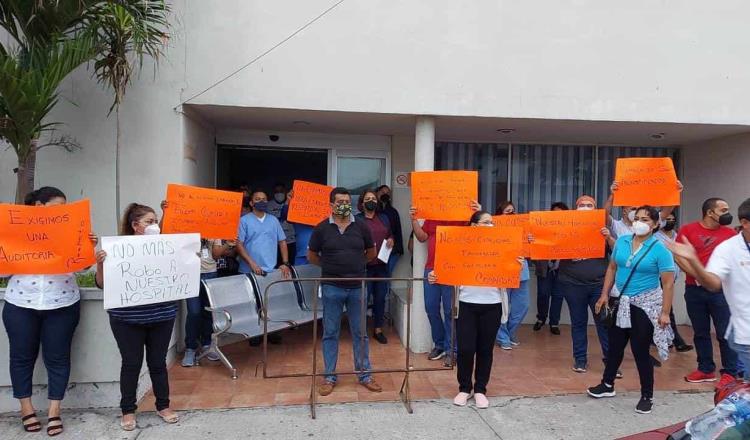 Protestan trabajadores de Hospital de Alta Especialidad en Veracruz