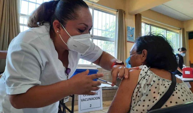 Concluye vacunación en Tacotalpa y Jalapa sin ninguna reacción adversa, informa Salud