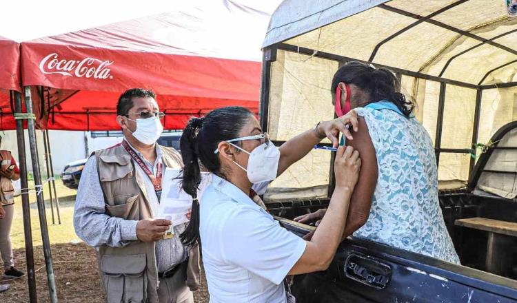 Concluyen en 3 municipios de Tabasco vacunación a adultos mayores; mañana martes se suma uno más