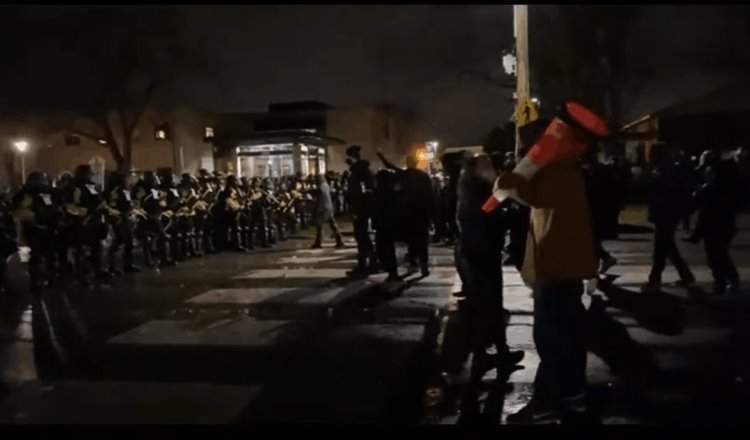 Pese a toque de queda, protestan en Minneapolis por abusos policiales