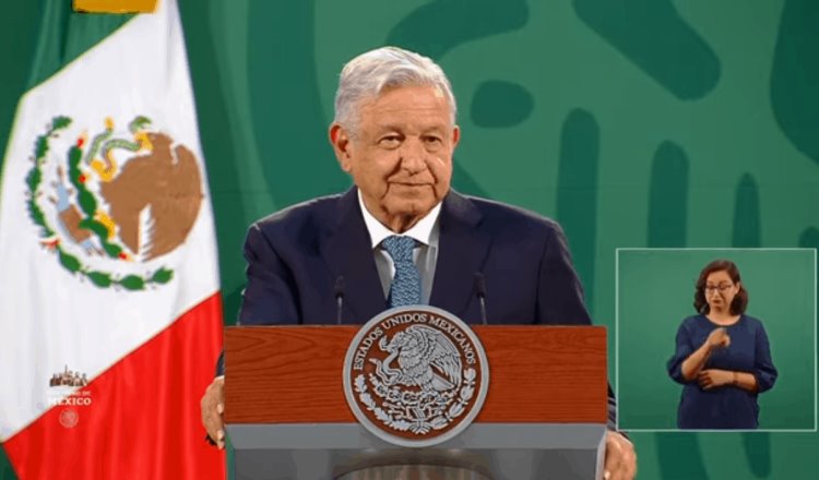 Adelanta Obrador que el martes podría vacunarse contra el coronavirus