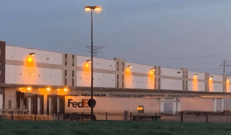 Tiroteo en  almacén de FedEx en Estados Unidos deja al menos 8 muertos