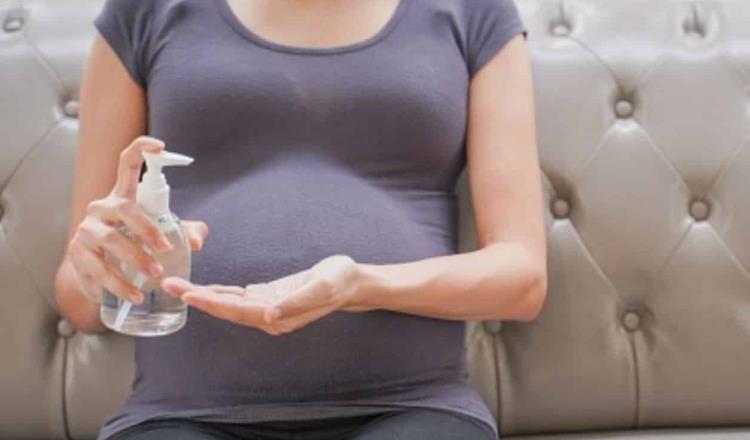 Brasil pide a mujeres no embarazarse ante nueva variante del coronavirus