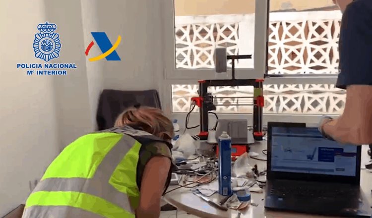 Desmantelan en España primer taller de fábrica de armas de fuego impresas en 3D