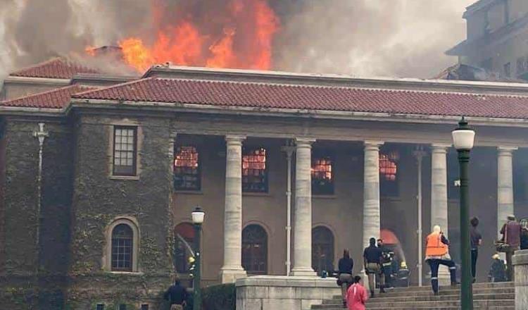 Incendio destruye manuscritos antiguos de la histórica biblioteca Jagger de Ciudad del Cabo