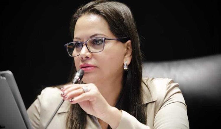 Senadora de Morena “balconea” que a AMLO le interesan los estados de Jalisco y Nuevo León