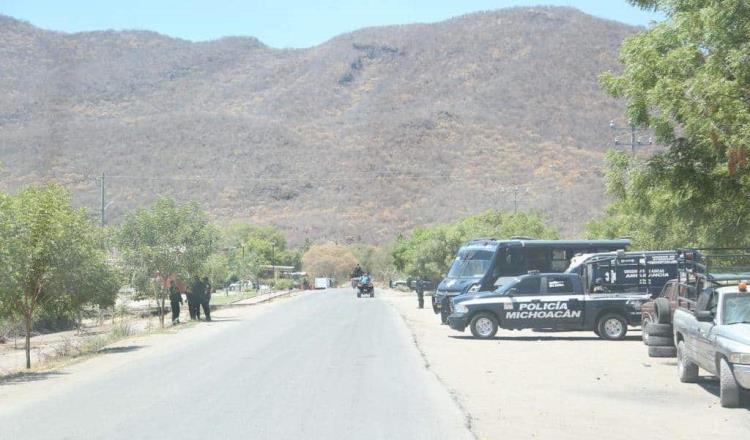 Policías sufren ataque con explosivos lanzados desde supuesto dron... en Michoacán