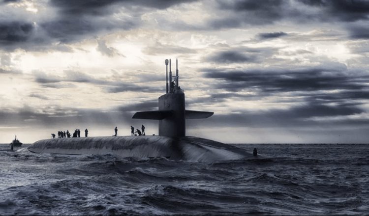 Desaparece submarino de Indonesia con 53 tripulantes