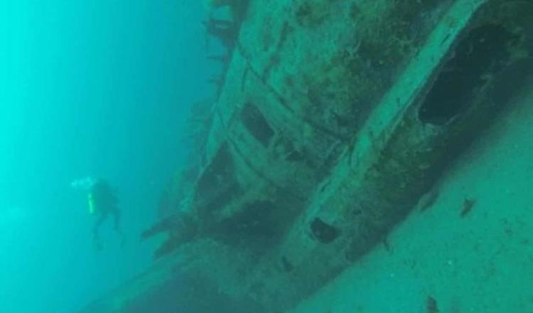 Hallan rescatistas restos de submarino desaparecido en Indonesia