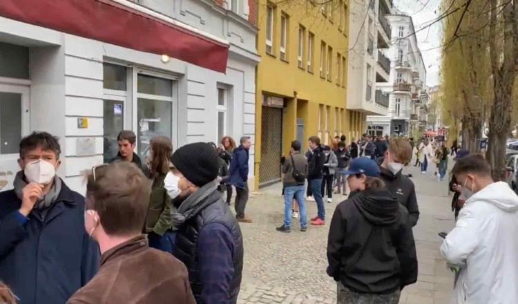 Se forman largas filas para comprar tacos al pastor… en Alemania