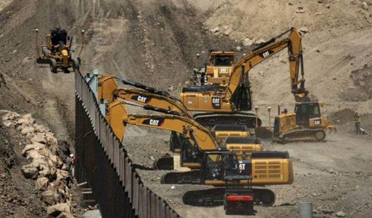 Cancela EE. UU. primeros contratos para la construcción del muro en la frontera con México