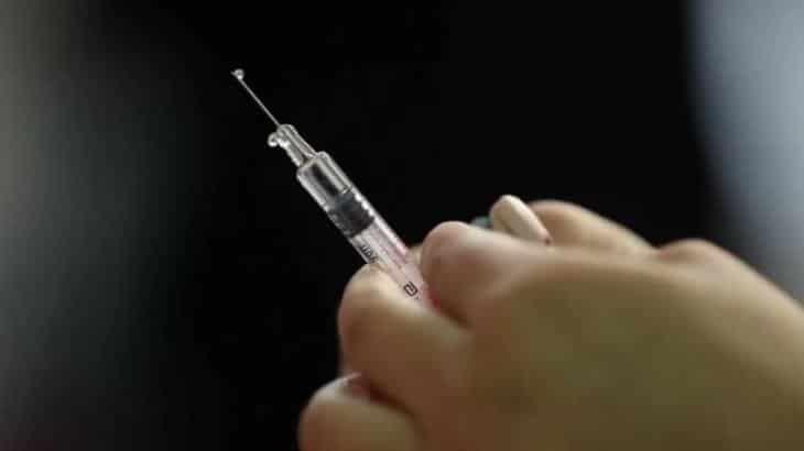Solo 10,262 personas vacunadas en EE. UU. se han contagiado de COVID-19 informan Centros de Control