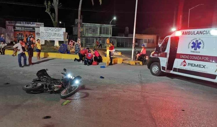 Hospitalizan a motociclista accidentado por viajar a exceso de velocidad… en Macuspana