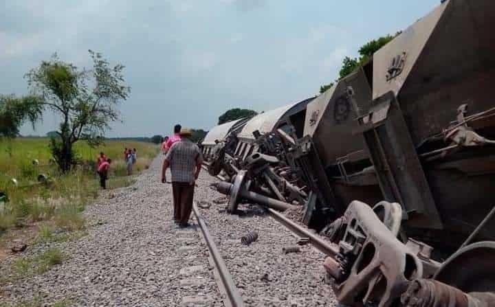 Se descarrila tren de carga en Veracruz; no reportan lesionados