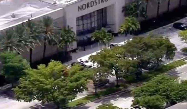 Tiroteo en centro comercial de Miami deja al menos tres heridos