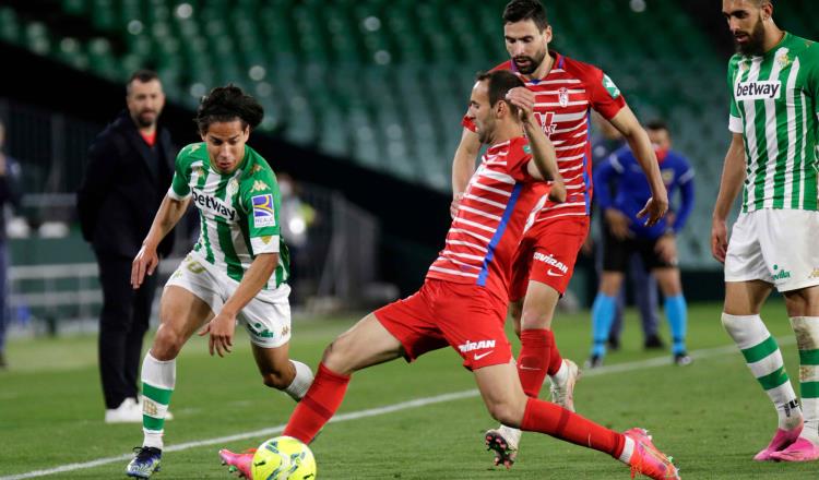 Con Diego Lainez como recambio, Betis se acerca a la Europa League