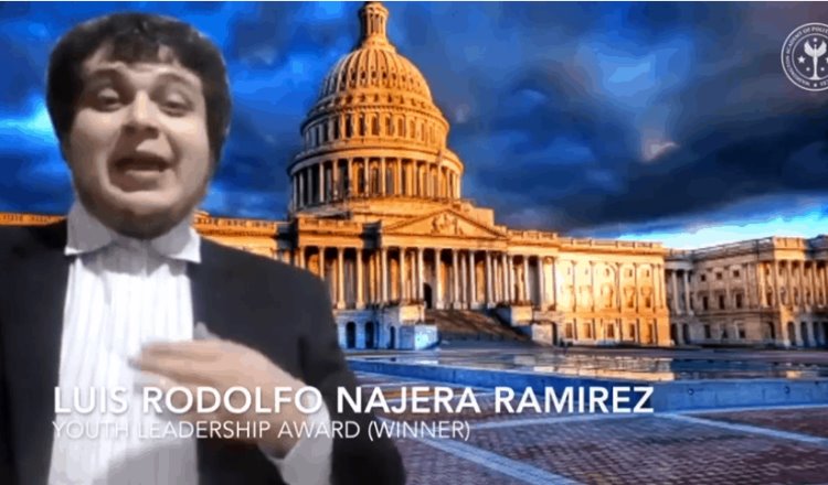 Joven mexicano del IPN es galardonado por su liderazgo juvenil en los Napolitan Victory Awards