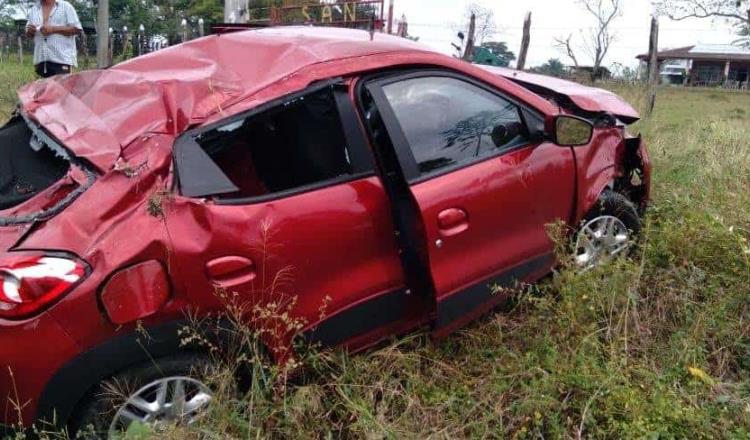 Automovilista sufre accidente en la Villahermosa-Macuspana