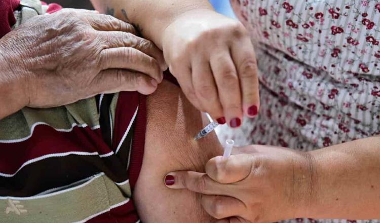 Producirá Brasil 25 millones de dosis de vacunas AstraZeneca y Sinovac contra el COVID