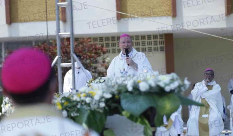 Hay que enfocarse en los jóvenes, aconseja Nuncio Apostólico al Obispo de Tuxpan, Roberto Madrigal