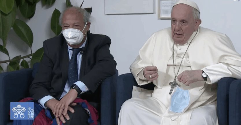 Critica Papa Francisco a sacerdotes que bendicen armas; dice que le duele el corazón ver estas acciones