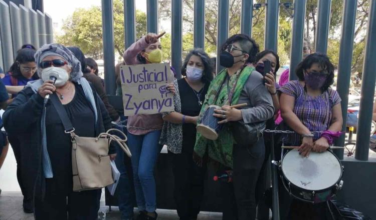 Denuncian agresión de agentes de la fiscalía de Puebla a familiares de víctima de feminicidio; les rocían gas lacrimógeno