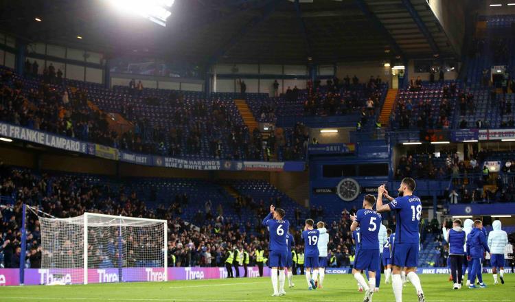 Aficionados del Chelsea regresan boletos para la Champions por su precio
