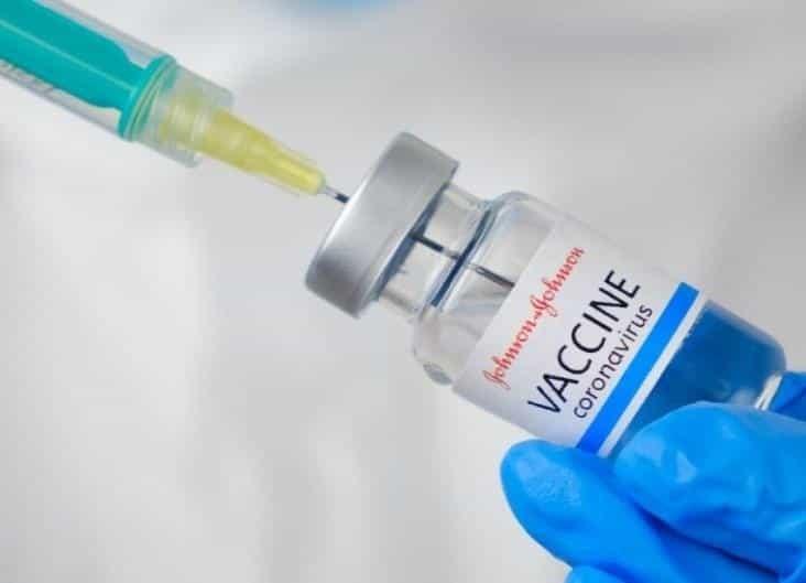 Autoriza FDA refuerzo de vacunas de Moderna y Janssen en EE. UU.; también permite mezclar dosis