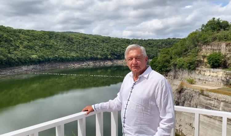 Recorre AMLO hidroeléctricas del río Grijalva en Chiapas en proceso de modernización