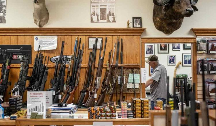 Se dispara venta de armas en EE. UU.; 39% de los hogares poseen al menos una