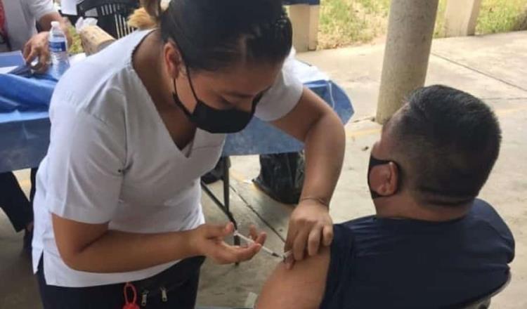 Inicia mañana vacunación a adultos de 40 a 49 años en 11 municipios de Tabasco, informa AALH