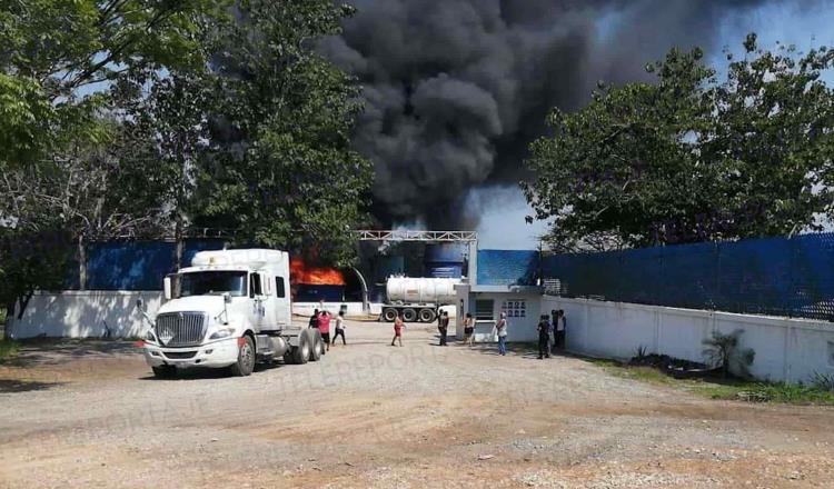 Explosión de recicladora de agua en González 1ra sección, Centro deja tres con quemaduras