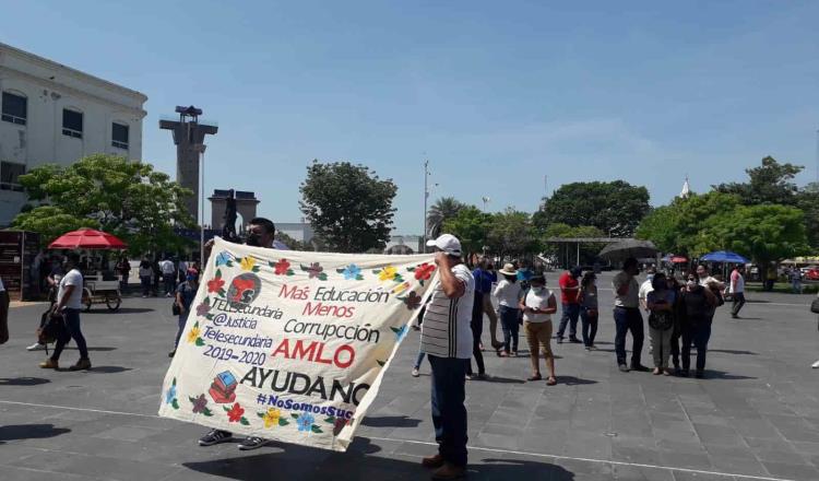 Maestros de telesecundaria piden intervención al gobernador ante retención de plazas en SETAB