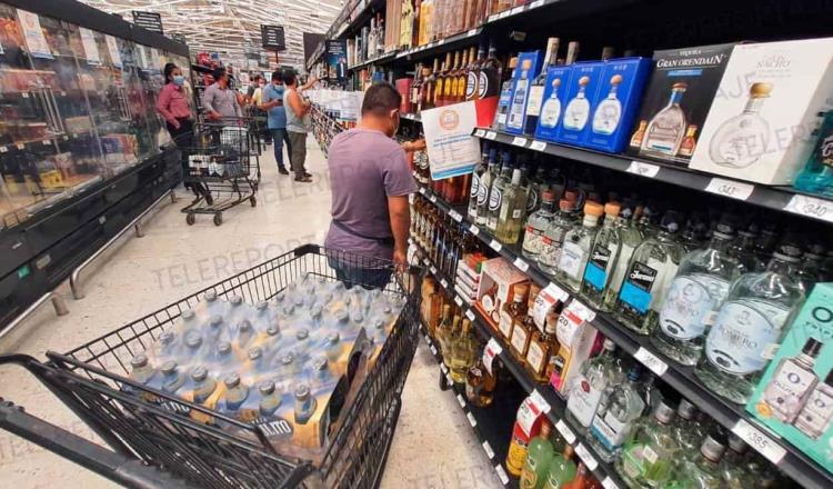 Por Ley seca abarrotan supermercados de Villahermosa 