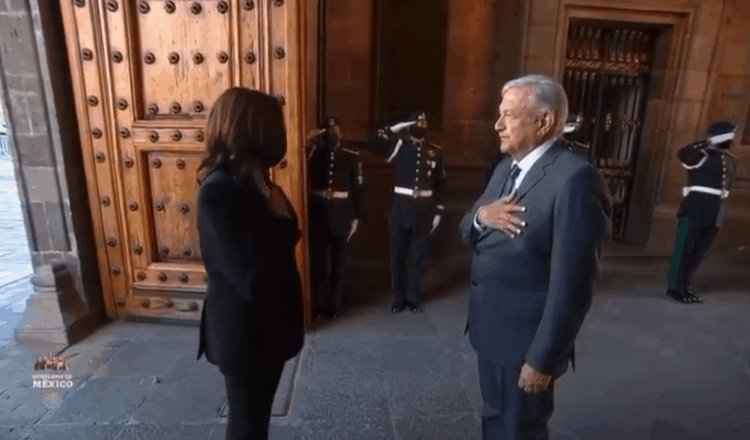 Obrador y Harris atestiguan firma de acuerdo de cooperación
